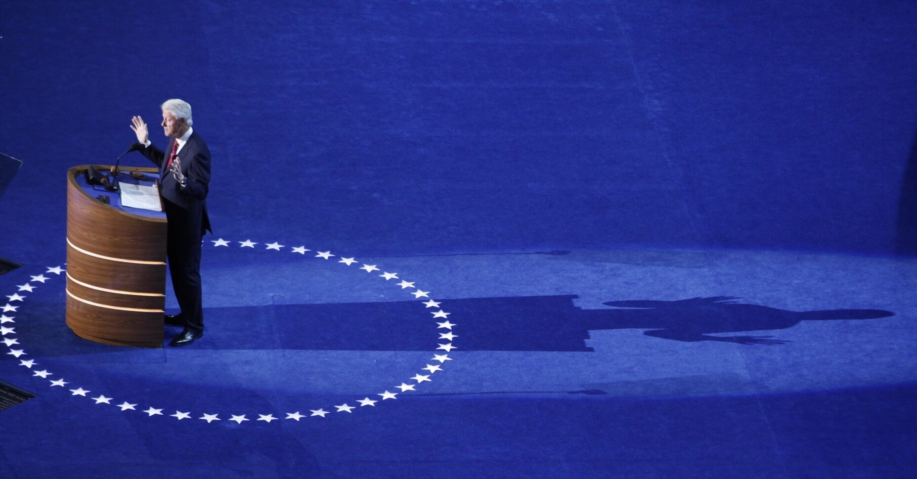 Bill Clinton khong con la nguoi khong lo' anh 1