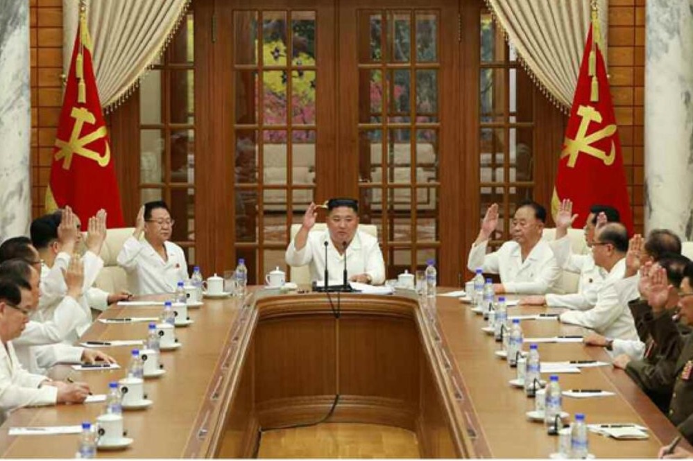 Ong Kim hop khan Bo Chinh tri de ung pho bao Bavi hinh anh