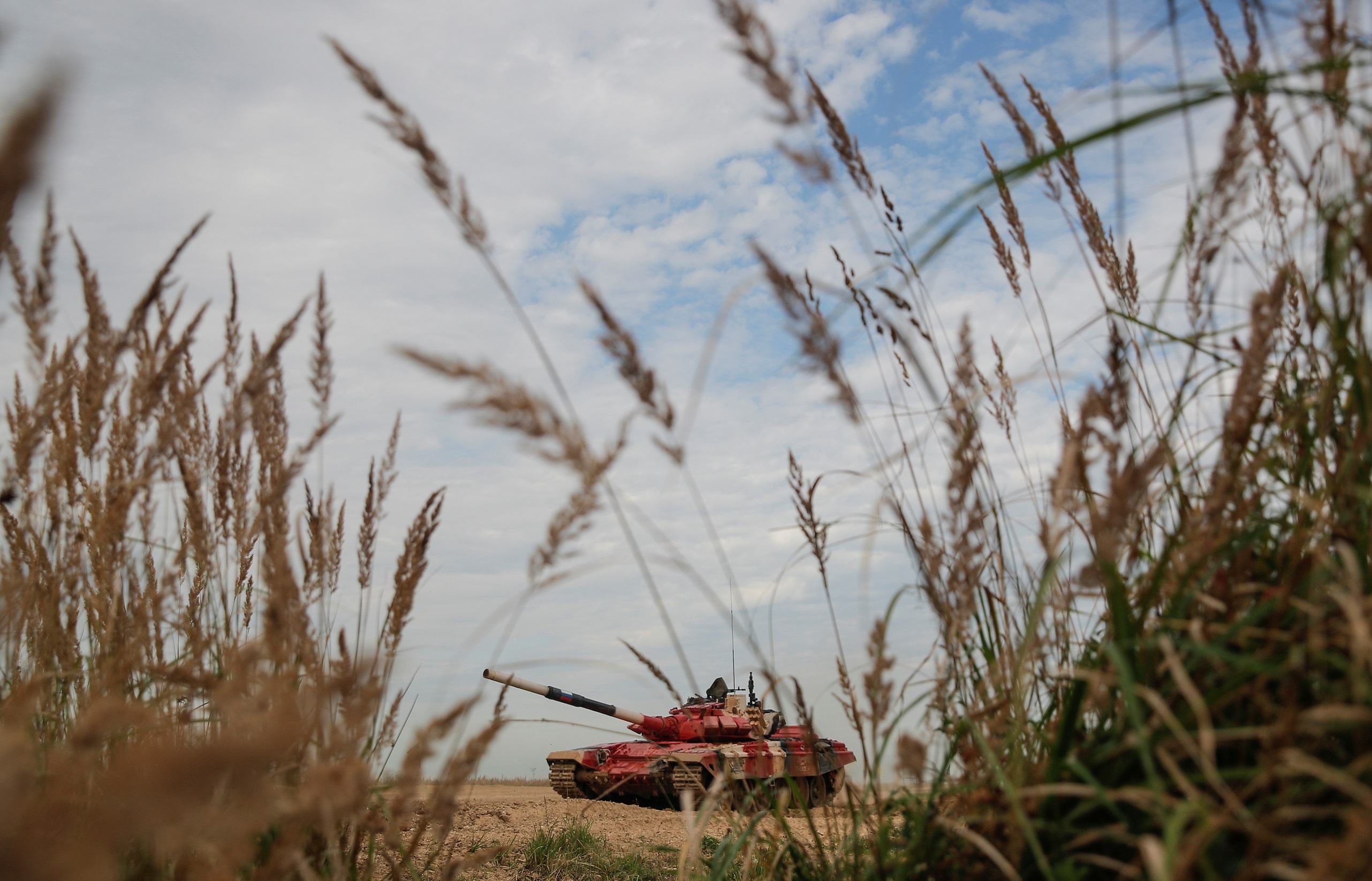 thu lua tren thao truong Alabino anh 2