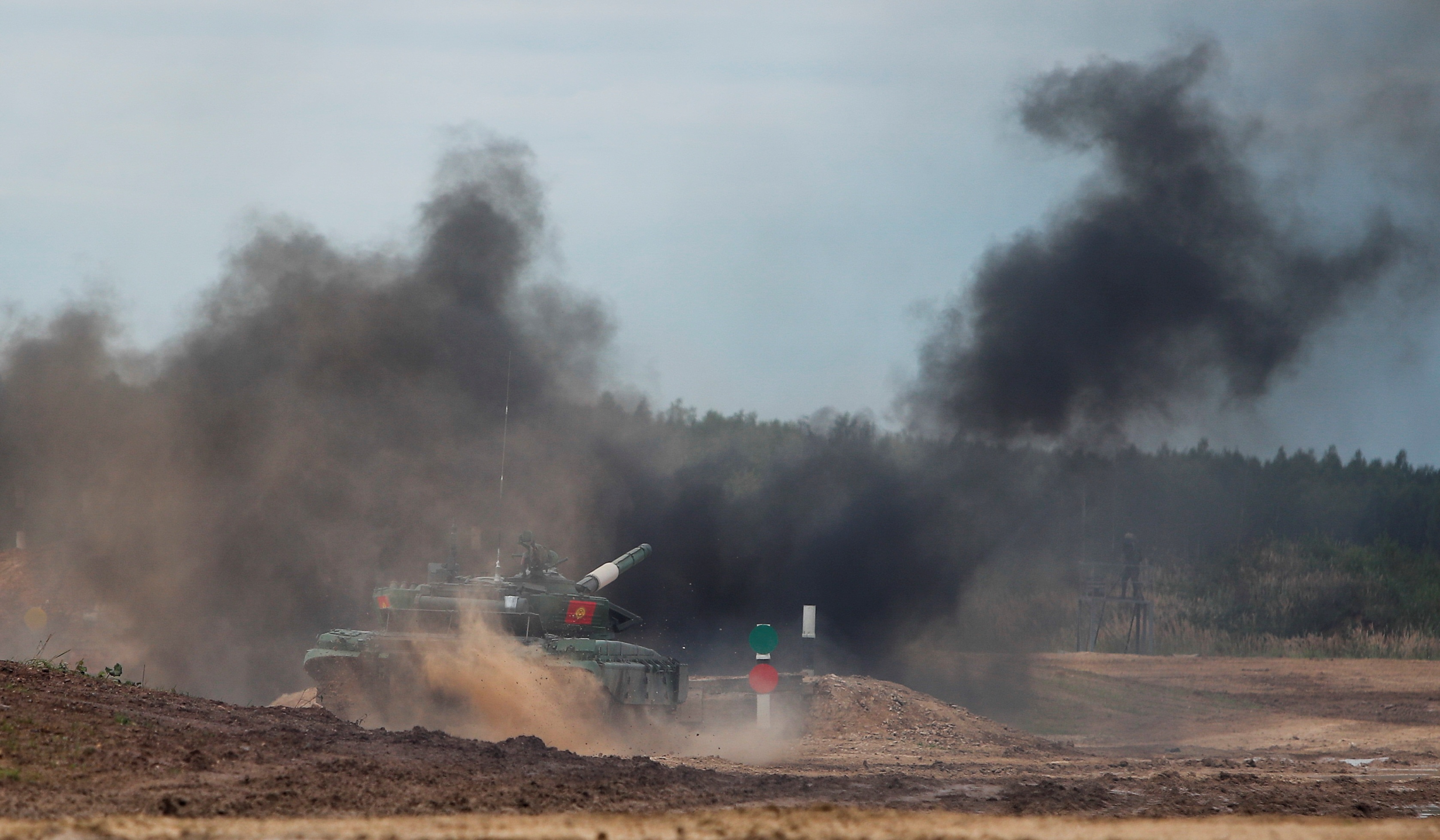 thu lua tren thao truong Alabino anh 4