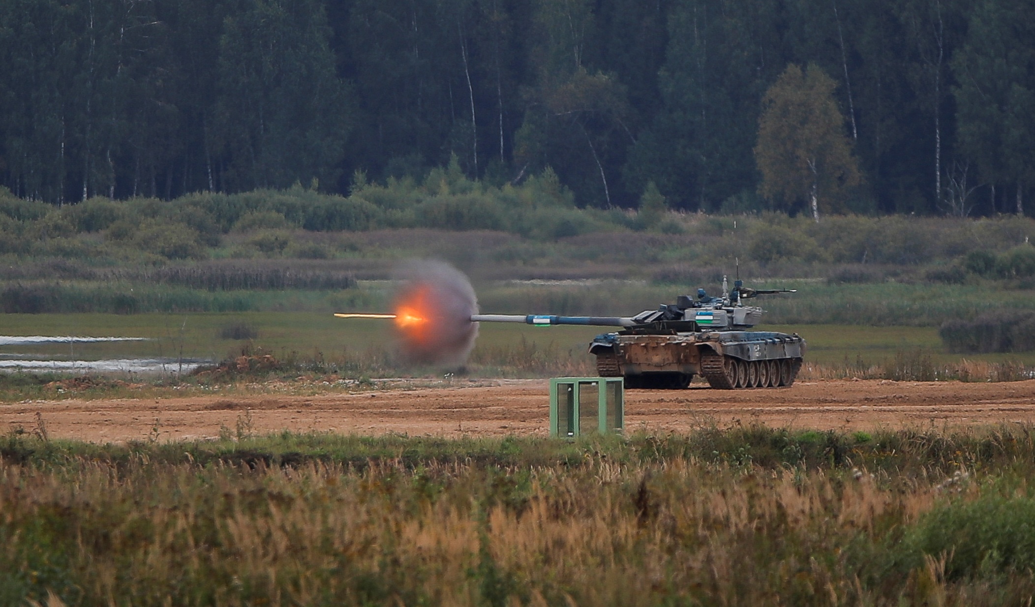 thu lua tren thao truong Alabino anh 5