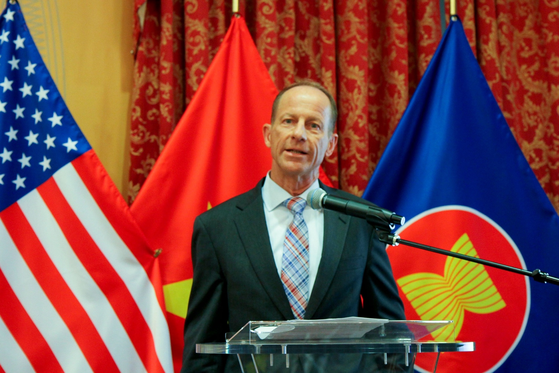 My chi trich Trung Quoc thieu minh bach anh 1