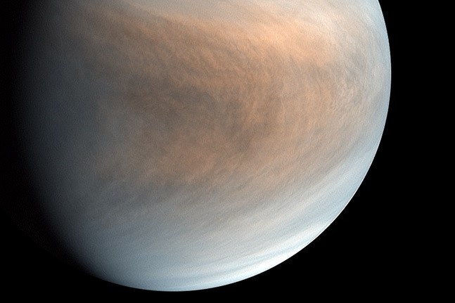 Phat hien dau hieu su song tren dam may cua sao Kim hinh anh