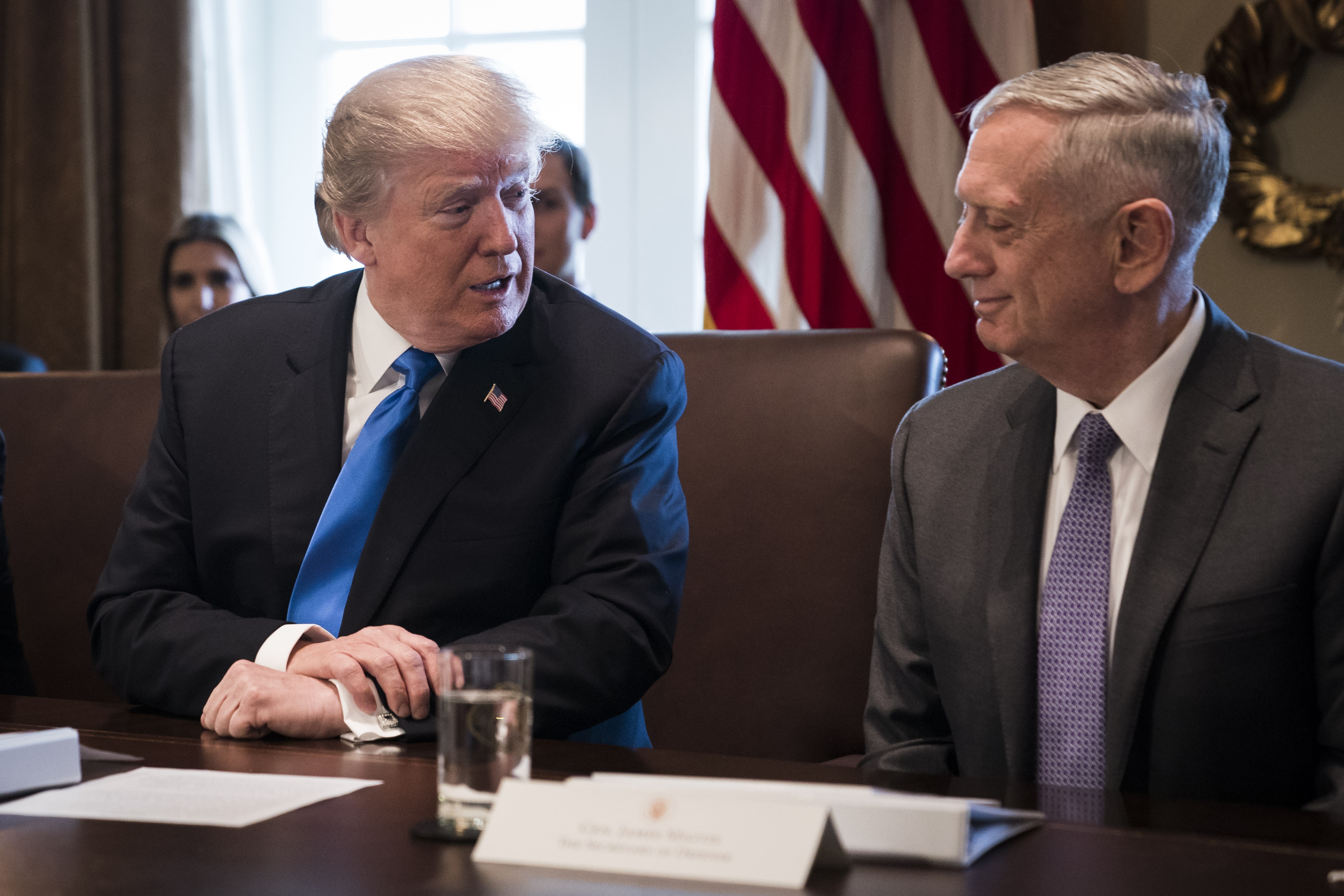 Tong thong Trump thua nhan tung muon am sat ong Assad hinh anh