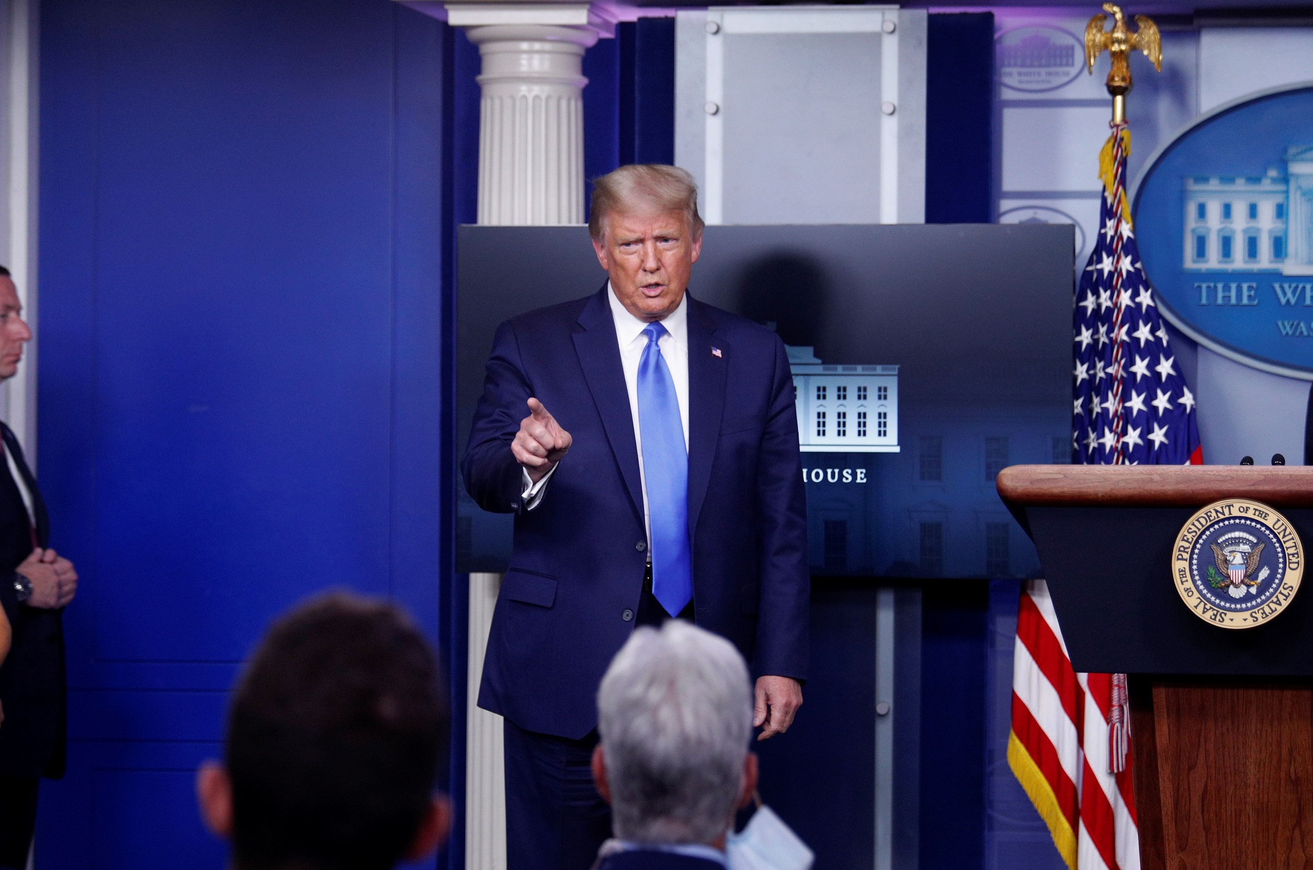 Trump khong cam ket chuyen giao quyen luc anh 1