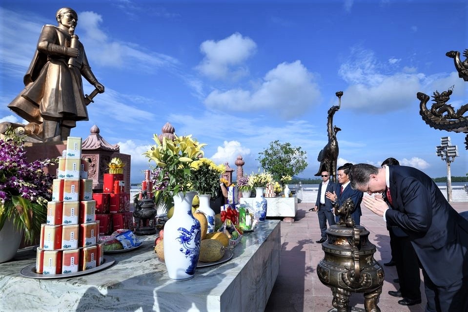 Dai su My ca ngoi nhung chien thang 'can dam' tren song Bach Dang hinh anh