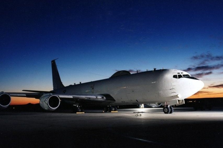 May bay 'Ngay Tan the' cat canh giua tin ong Trump mac Covid-19 hinh anh