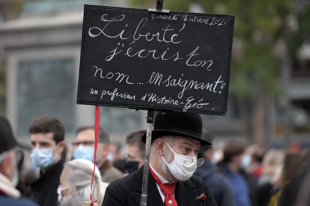 Phap suc soi bieu tinh sau vu thay giao bi chat dau anh 9