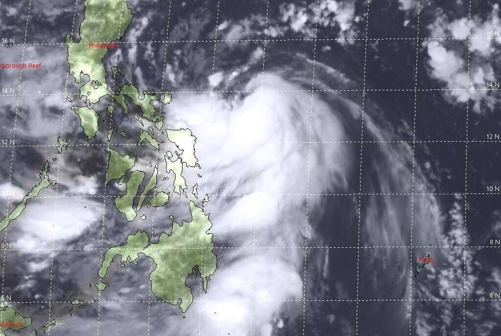 Bao Molave ap sat Bien Dong, Philippines so tan gan 9.000 dan hinh anh