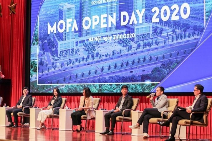 Bo Ngoai giao du kien tuyen dung 81 chi tieu hinh anh