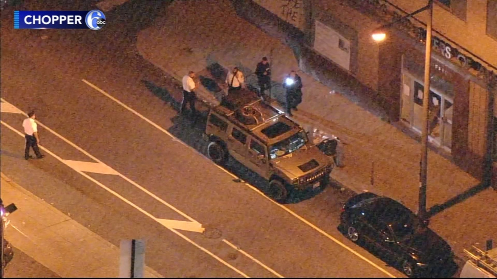 Hai nguoi bi bat vi am muu tan cong noi kiem phieu o Pennsylvania hinh anh