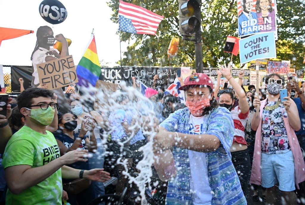 Dan Washington D.C keo den Nha Trang an mung anh 9