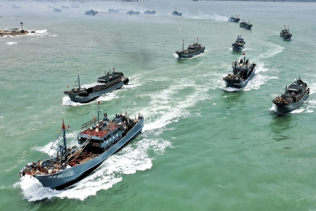 Quan chuc My bao dong ve cac doi tau ca trai phep tu Trung Quoc hinh anh