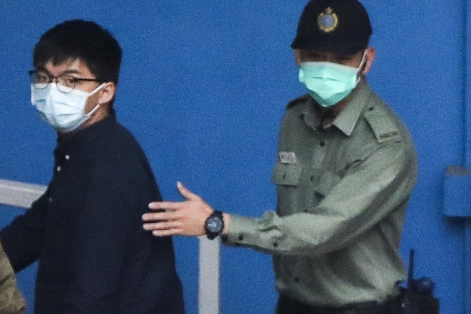 Joshua Wong bi biet giam vi bac si phat hien 'bong mo' trong bung hinh anh