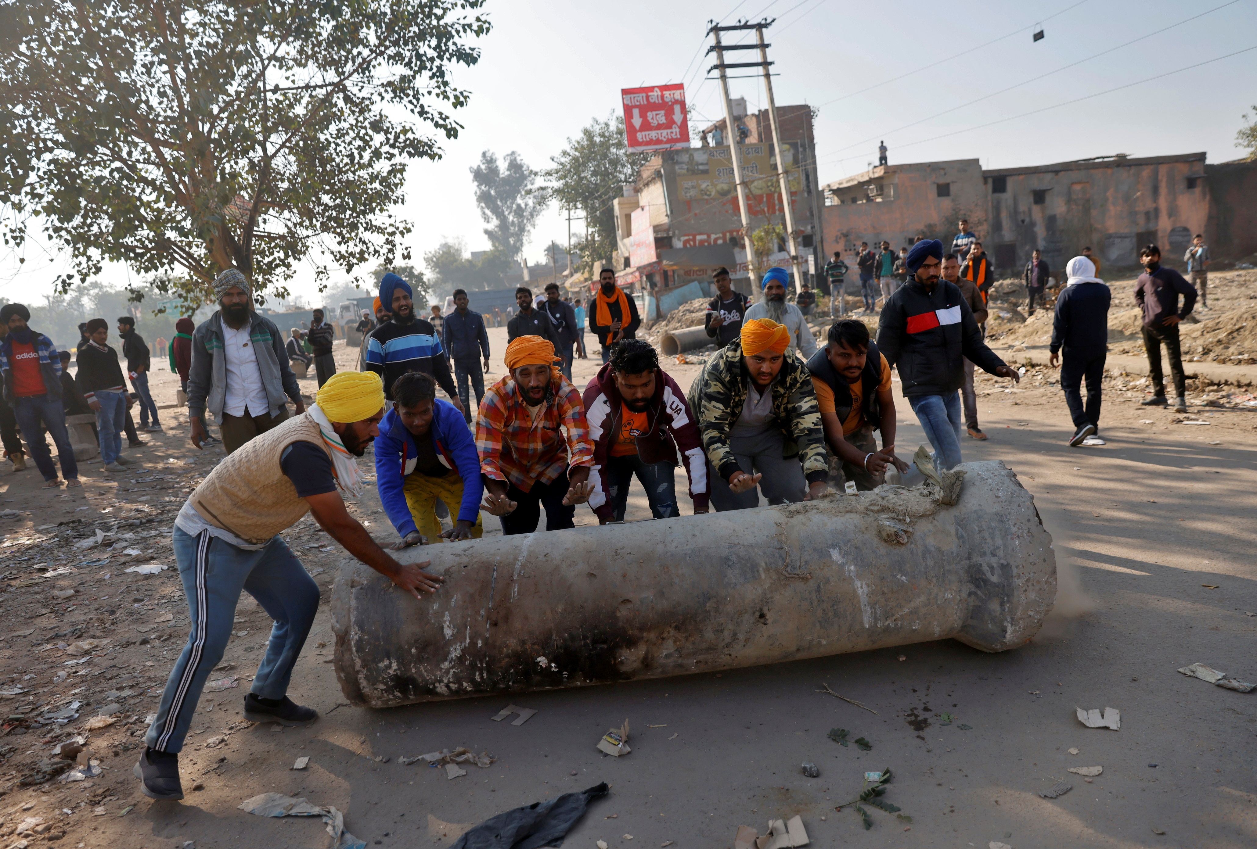 Nong dan An Do bieu tinh bao vay thu do anh 2