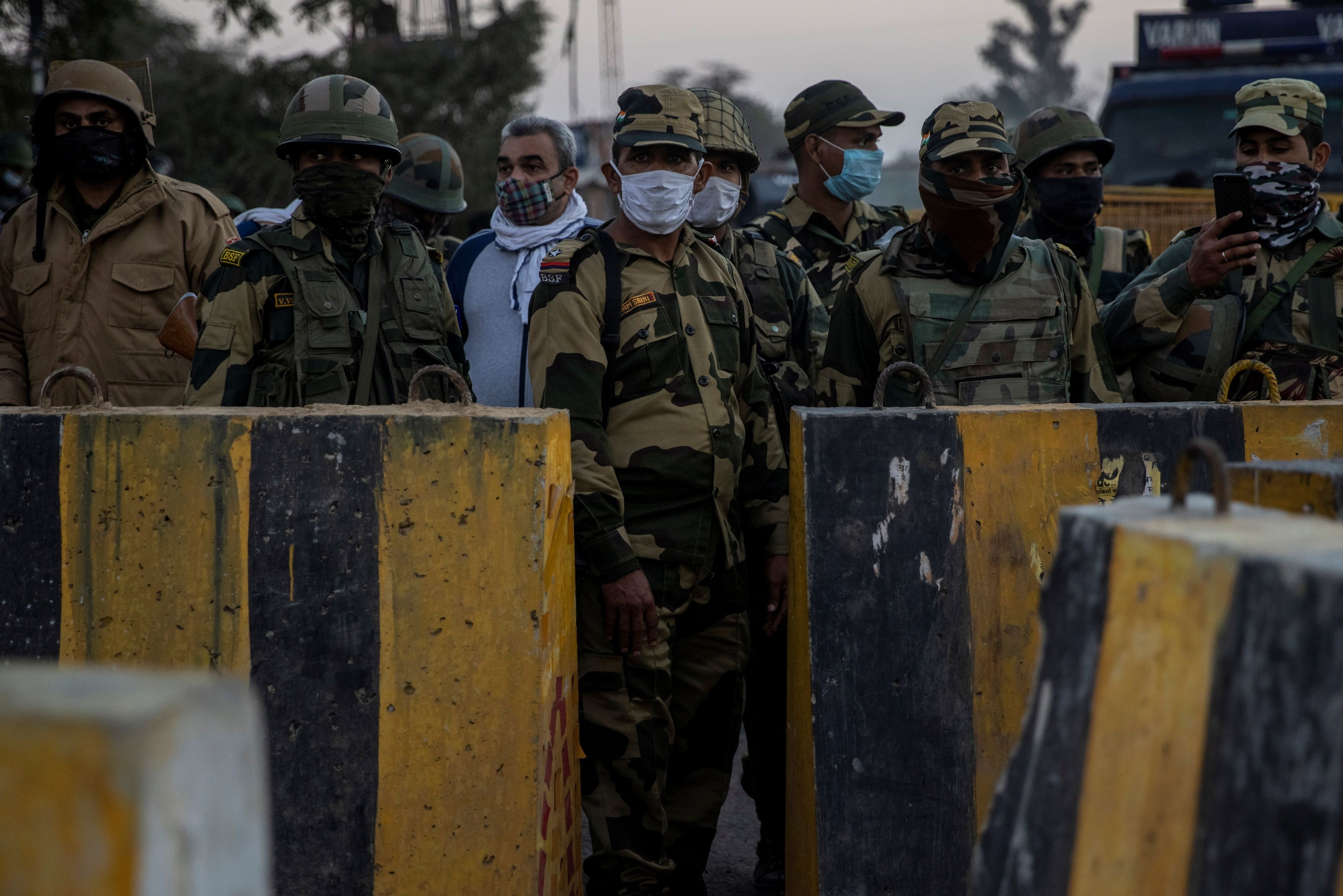 Nong dan An Do bieu tinh bao vay thu do anh 5