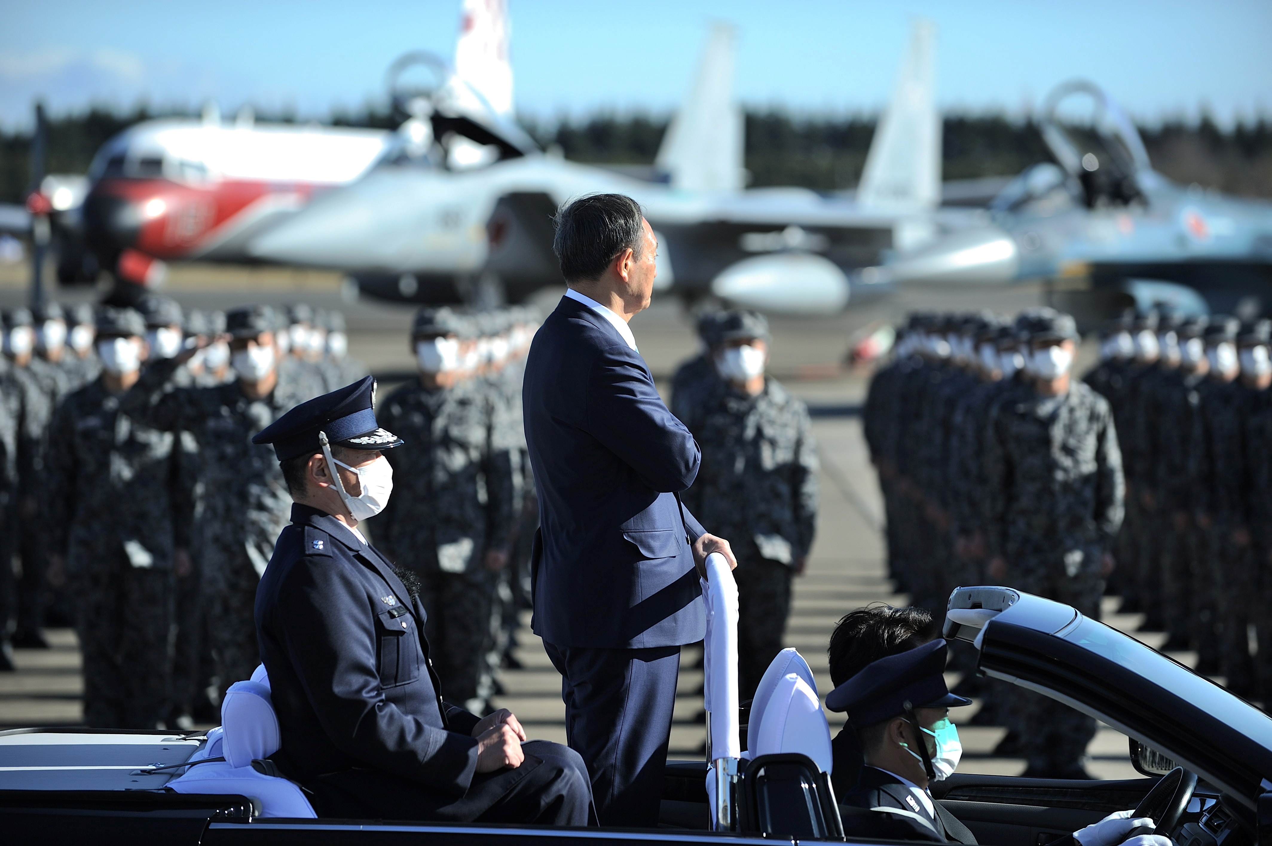 Thu tuong Nhat Ban duyet binh anh 1
