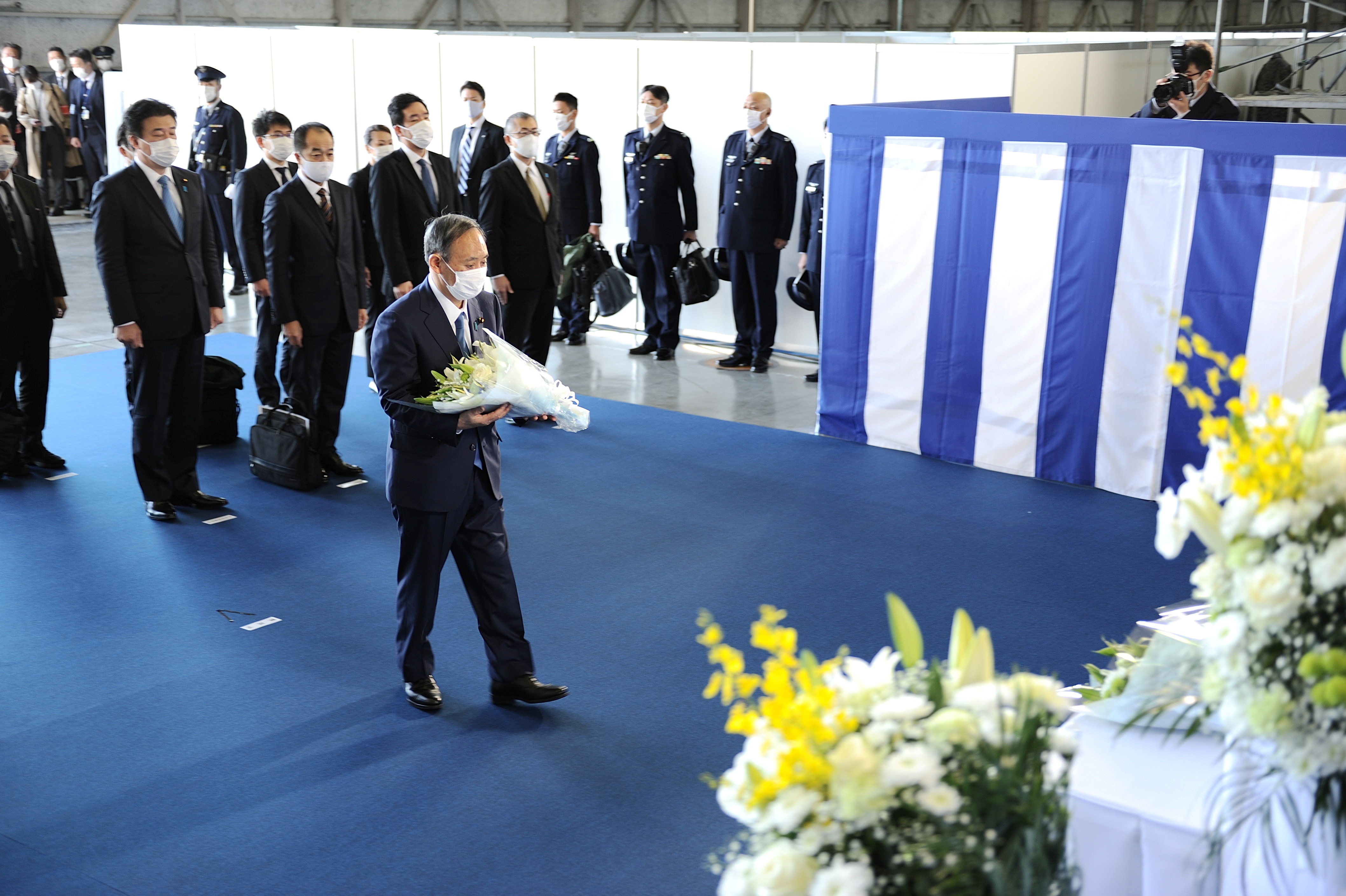 Thu tuong Nhat Ban duyet binh anh 11