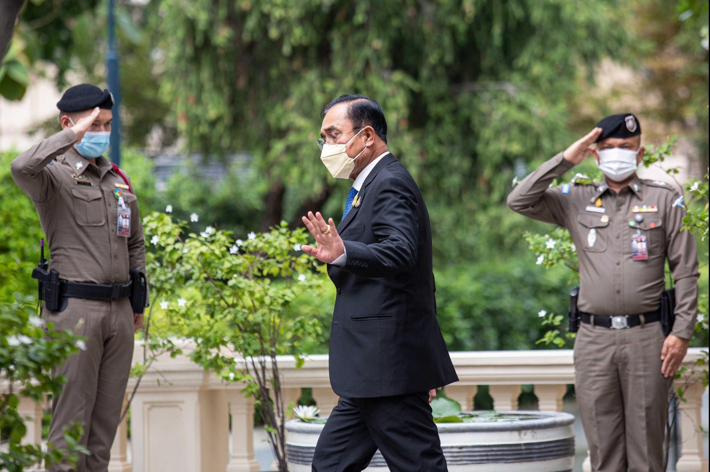 Thu tuong Prayuth thang kien o toa an, tiep tuc duoc giu chuc hinh anh