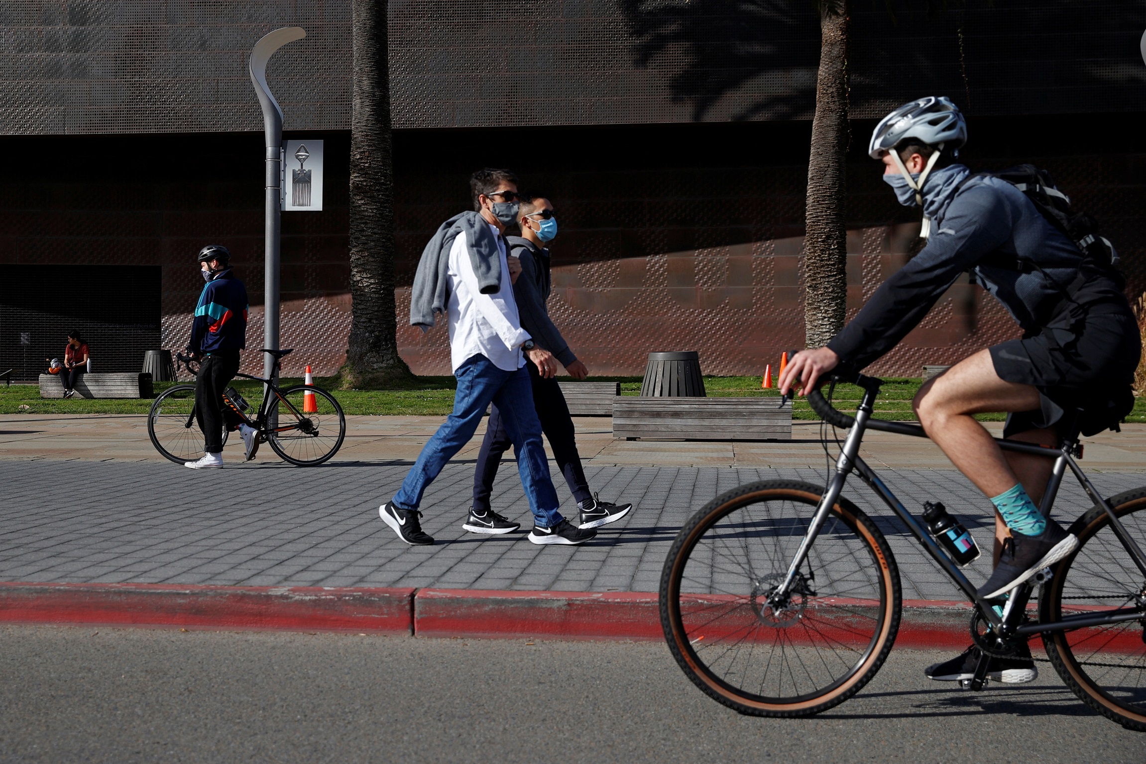 California chuan bi phong toa anh 2