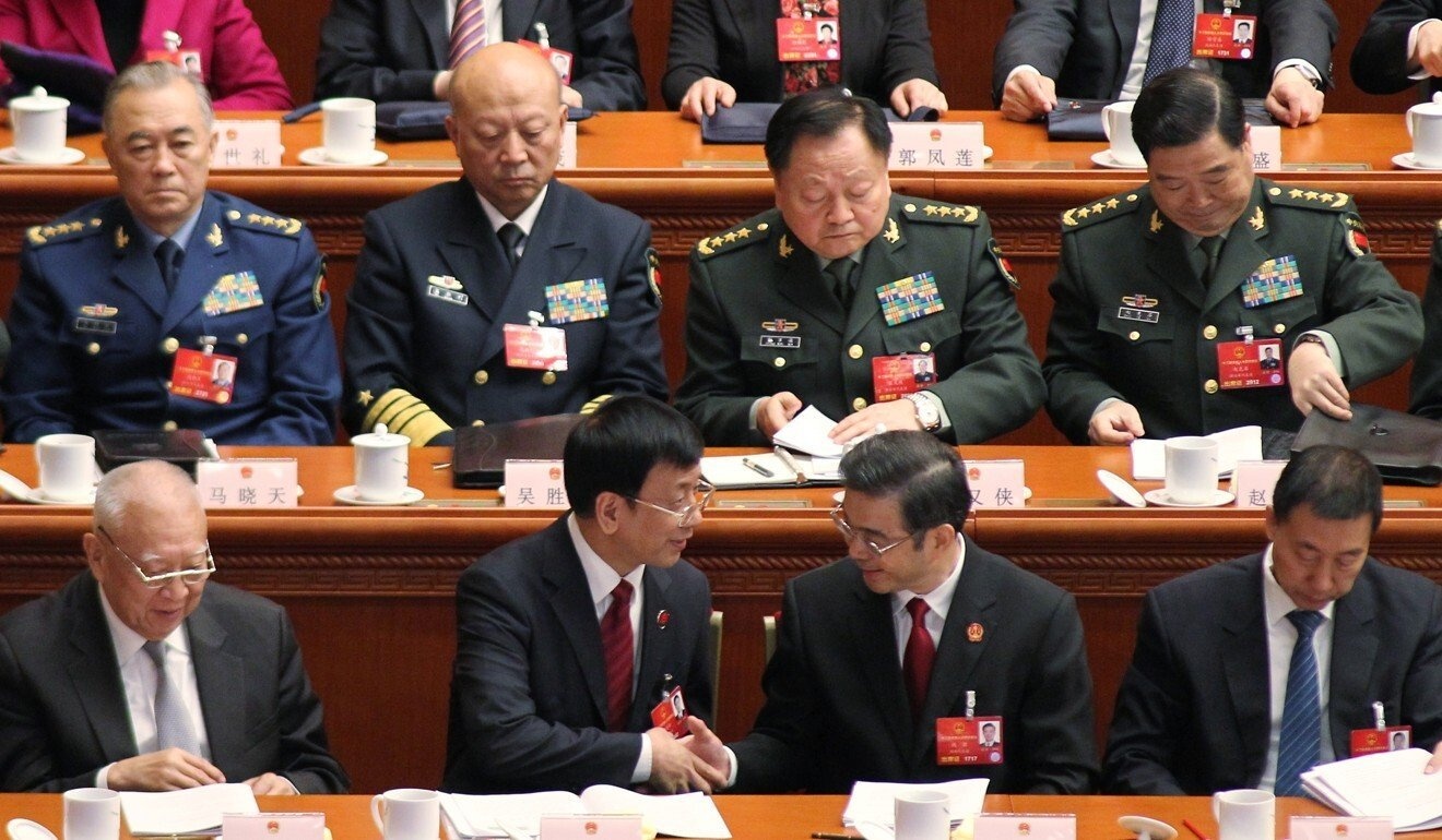 My trung phat 14 quan chuc Trung Quoc anh 1