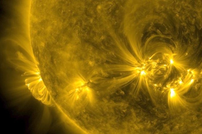 Bao Mat Troi khong lo di chuyen den Trai Dat hinh anh