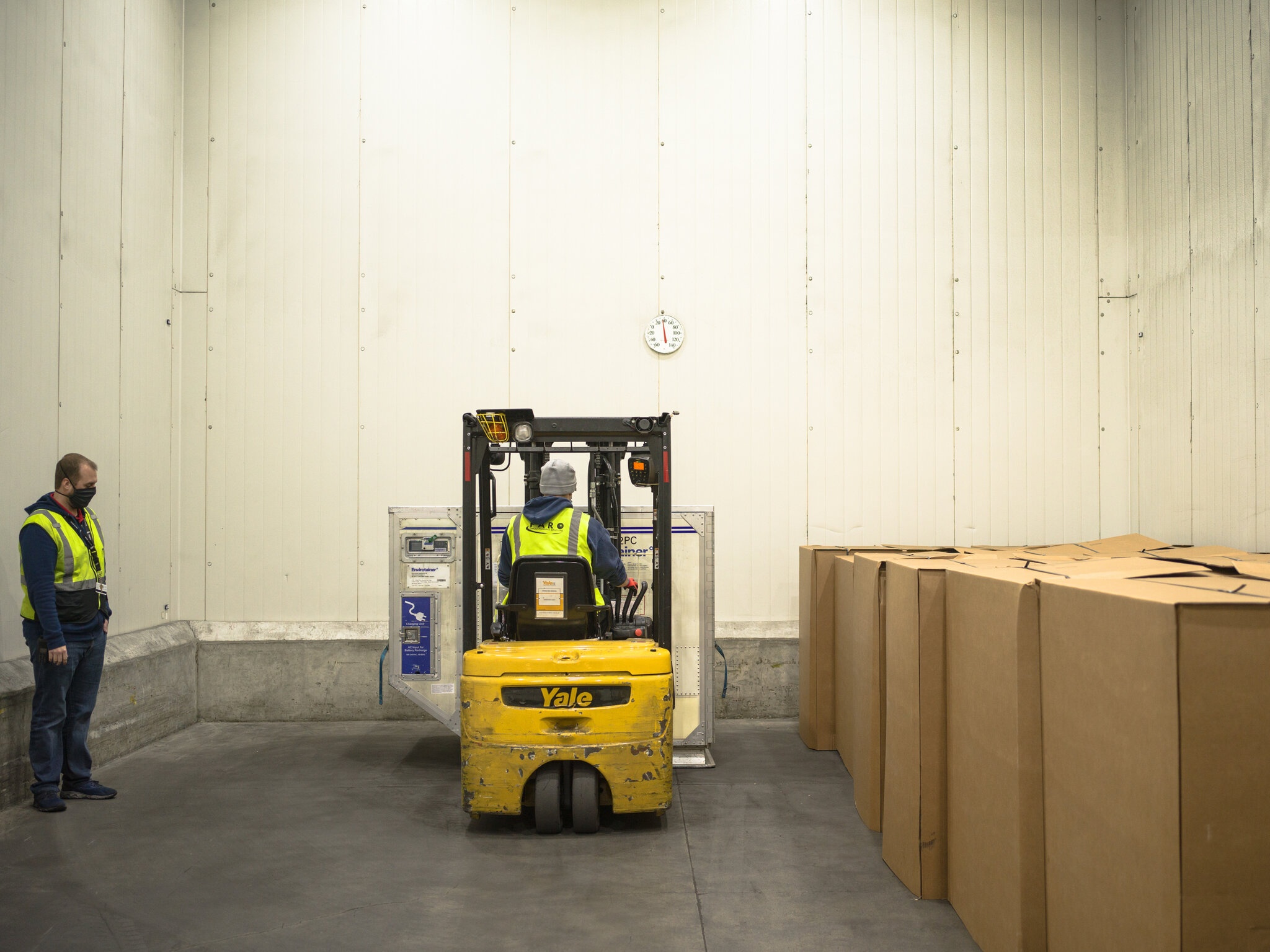 cuoc 'khong van' vaccine Covid-19 anh 3