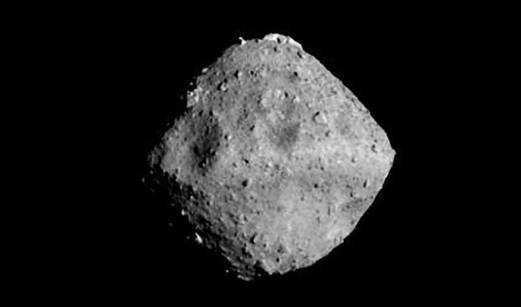 Nhat Ban thu thap mau khi dau tien tu thien thach trong khong gian sau hinh anh