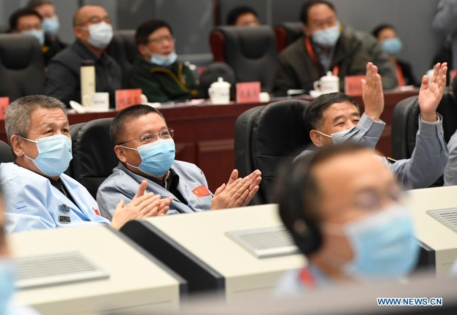 Trung Quoc thu hoi mau vat tu Mat Trang anh 7