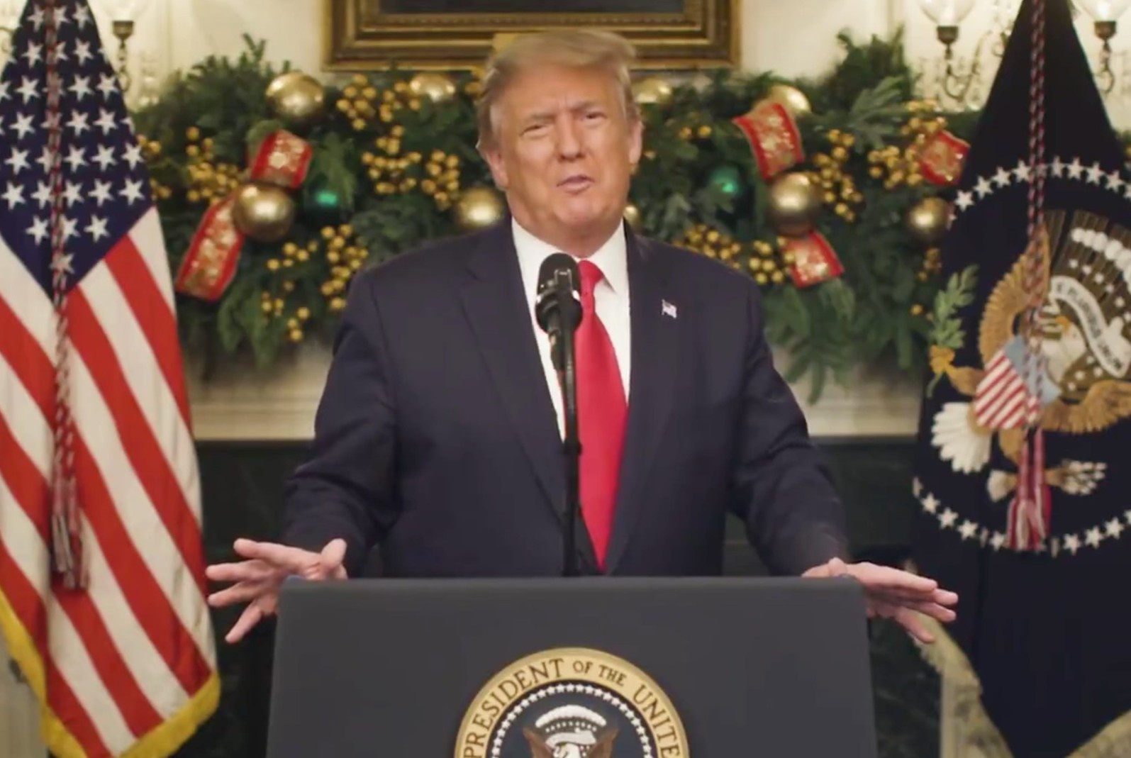 TT Trump bi mat chuan bi video, tung ra ngay truoc Giang sinh hinh anh