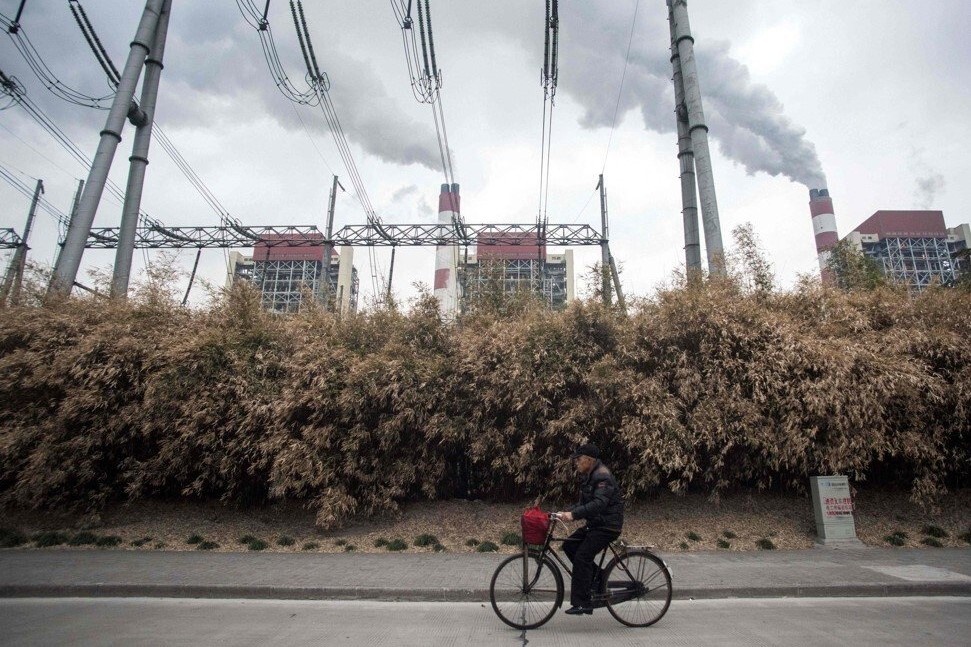 Sau dai dich va lu lut, Trung Quoc lai chat vat voi canh mat dien hinh anh