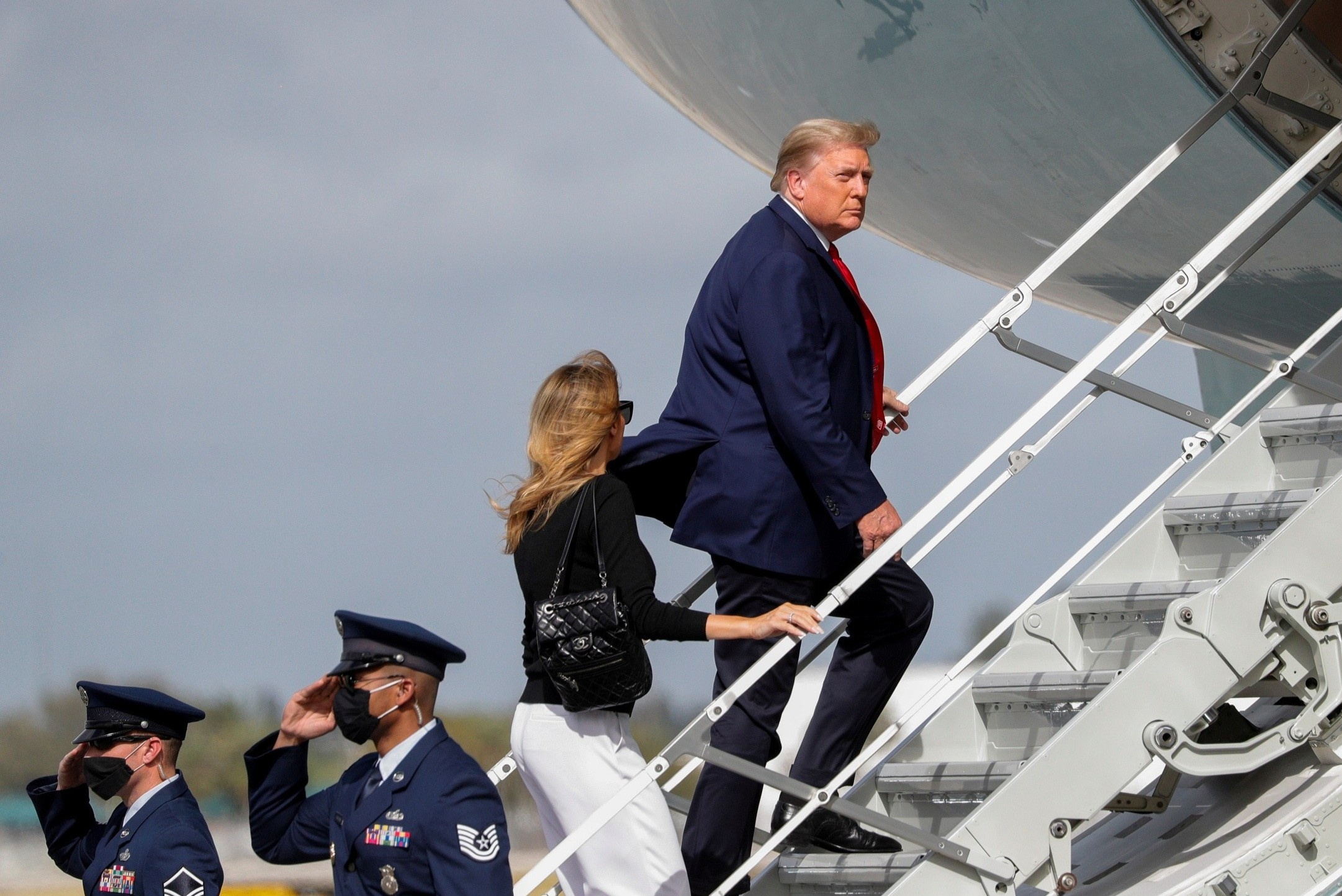 Ong Trump phat bieu don nam moi, tu hao ve 'thang loi lich su' 4 nam hinh anh