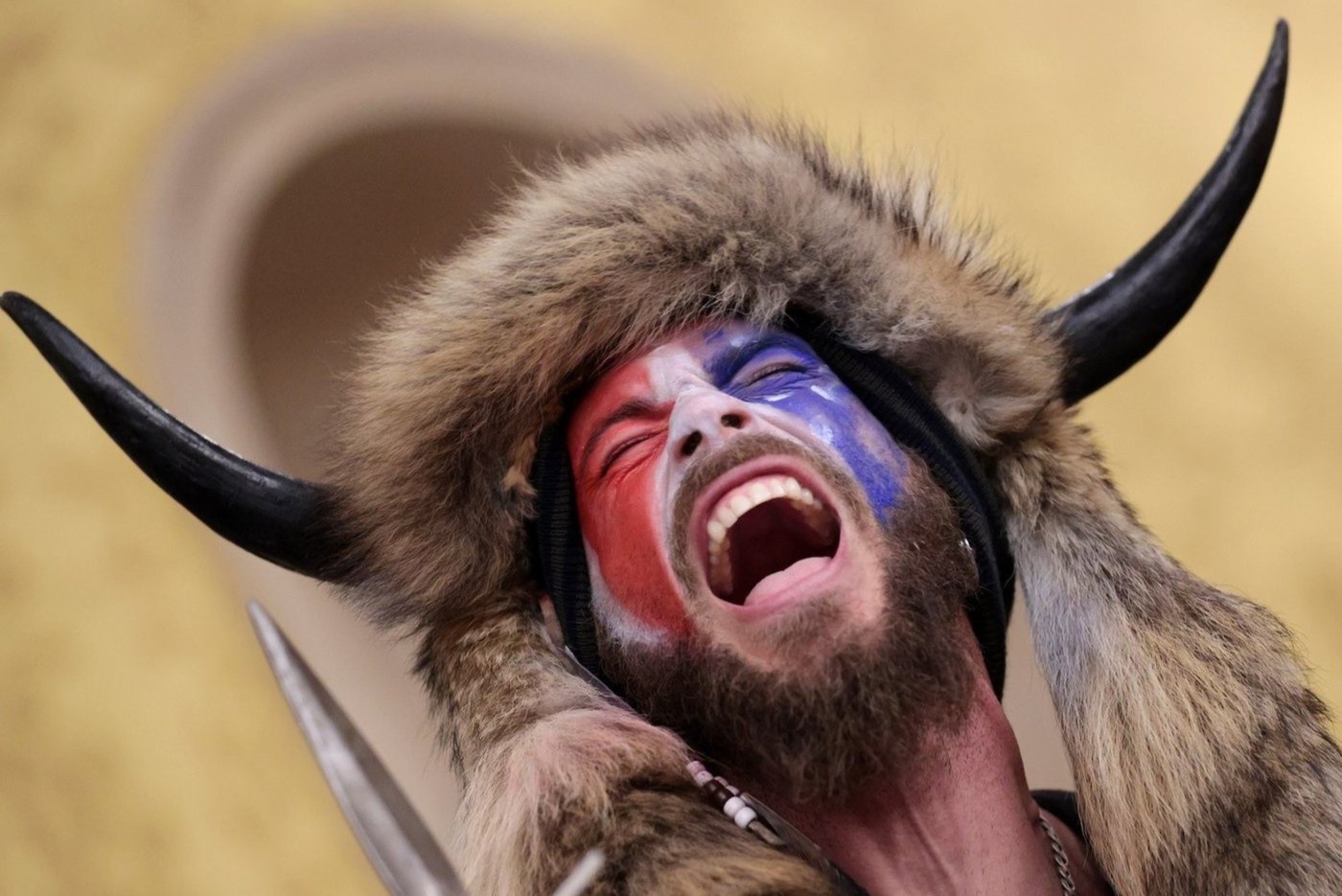 Mat viec vi tham gia cuoc bao loan o Dien Capitol hinh anh