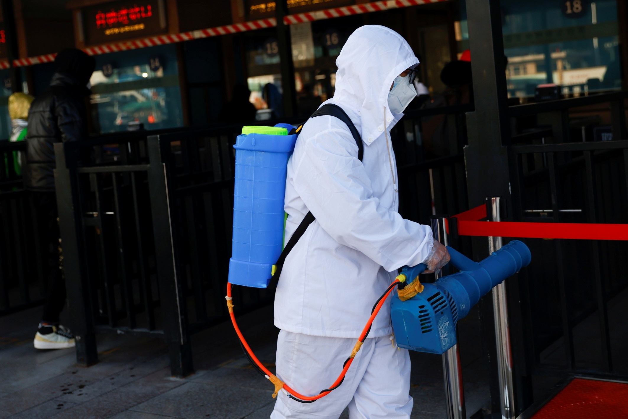 San bay Trung Quoc vang ve can Tet anh 7