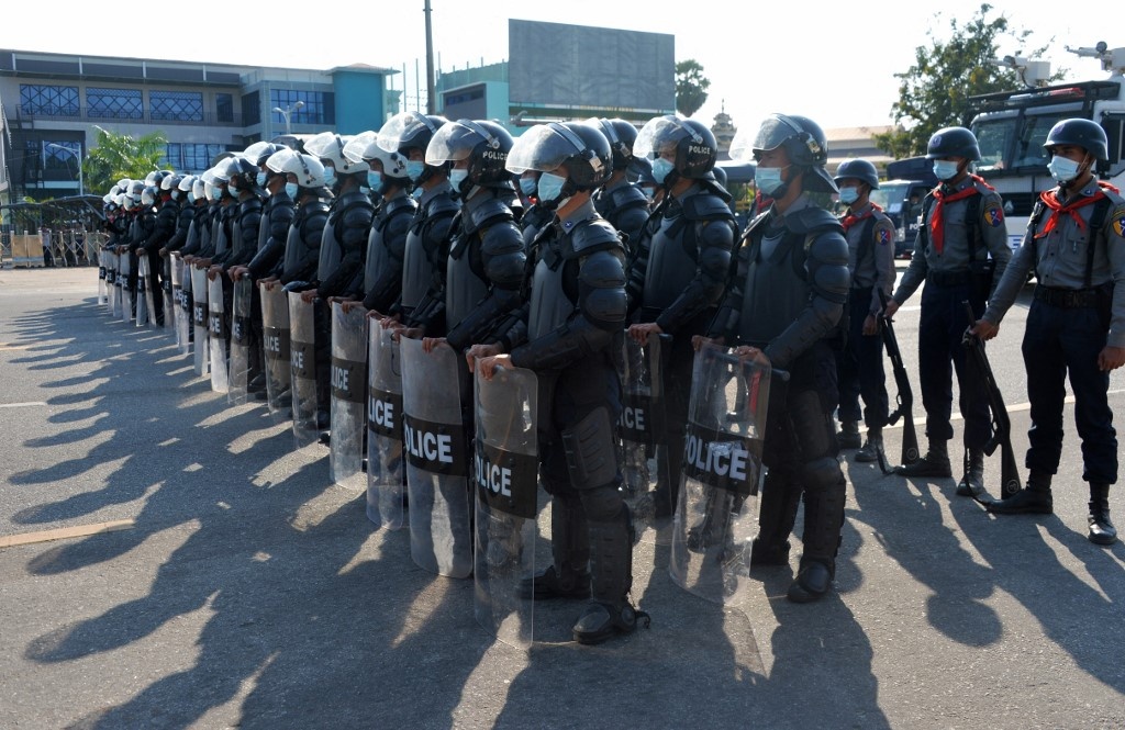 Myanmar thiet quan luat o thanh pho lon thu 2 ca nuoc hinh anh