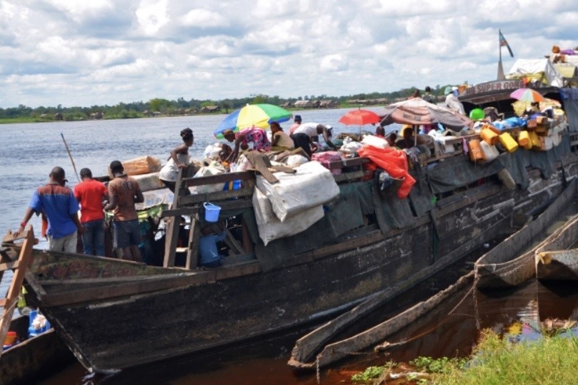 It nhat 60 nguoi chet, 240 nguoi mat tich vi chim pha o Congo hinh anh