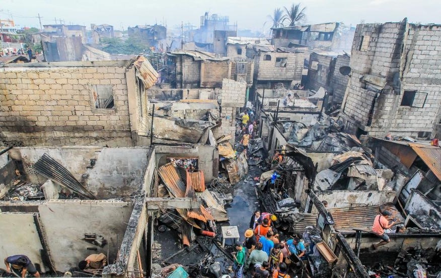 Lua thieu rui khoang 300 ngoi nha o Philippines hinh anh