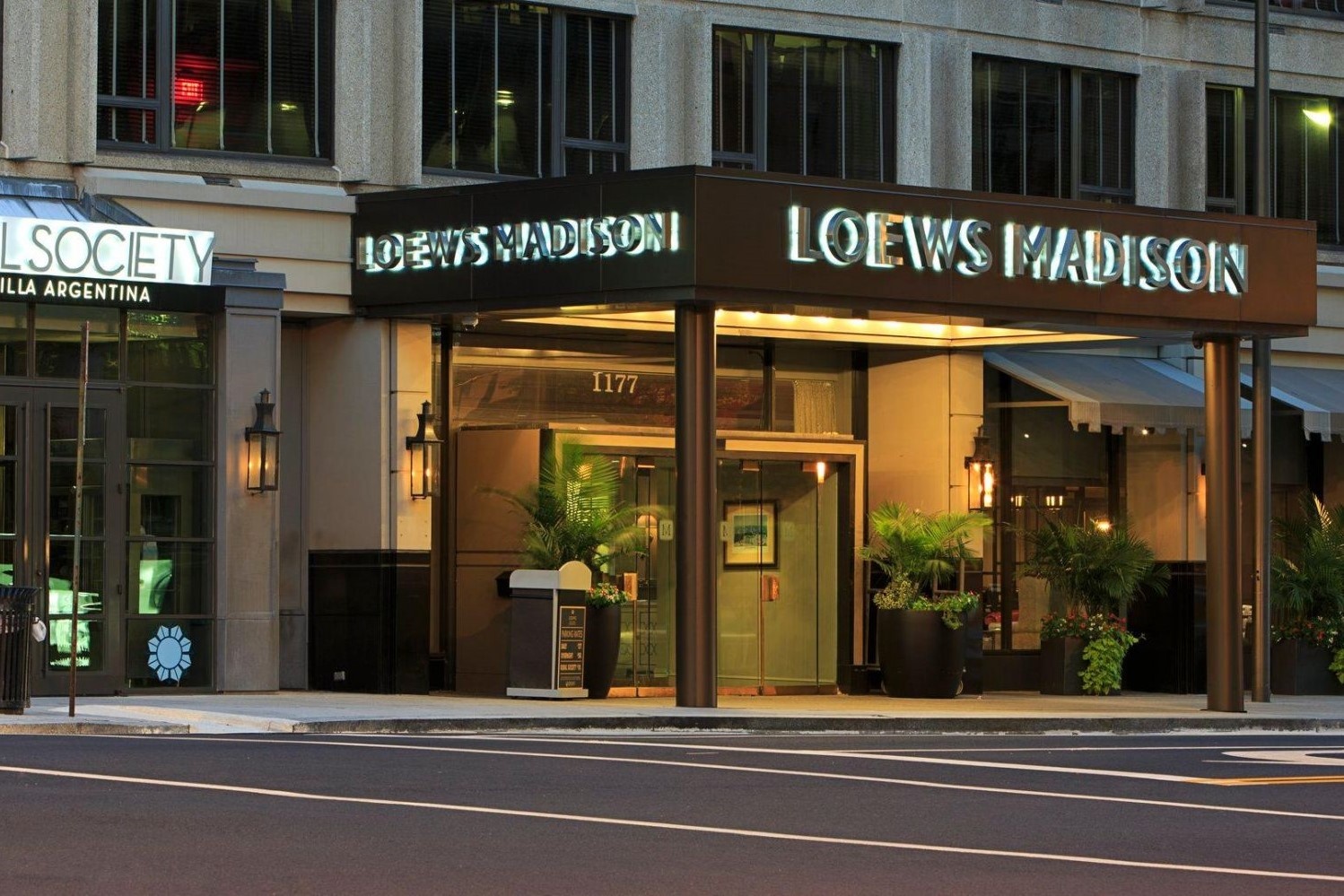 Con trai ong Trump duoc trieu tap anh 1