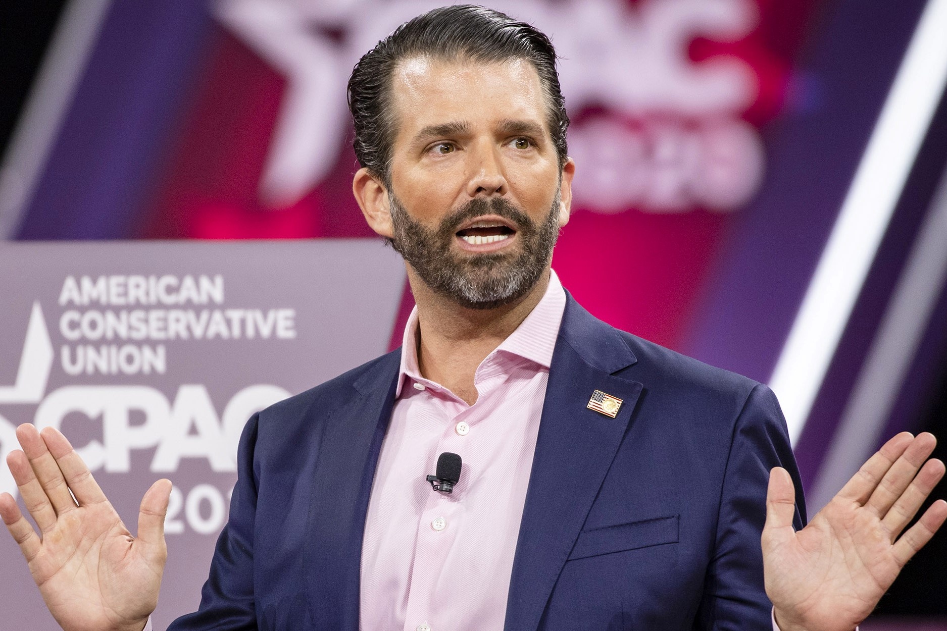 Con trai ong Trump duoc trieu tap de lay loi khai hinh anh