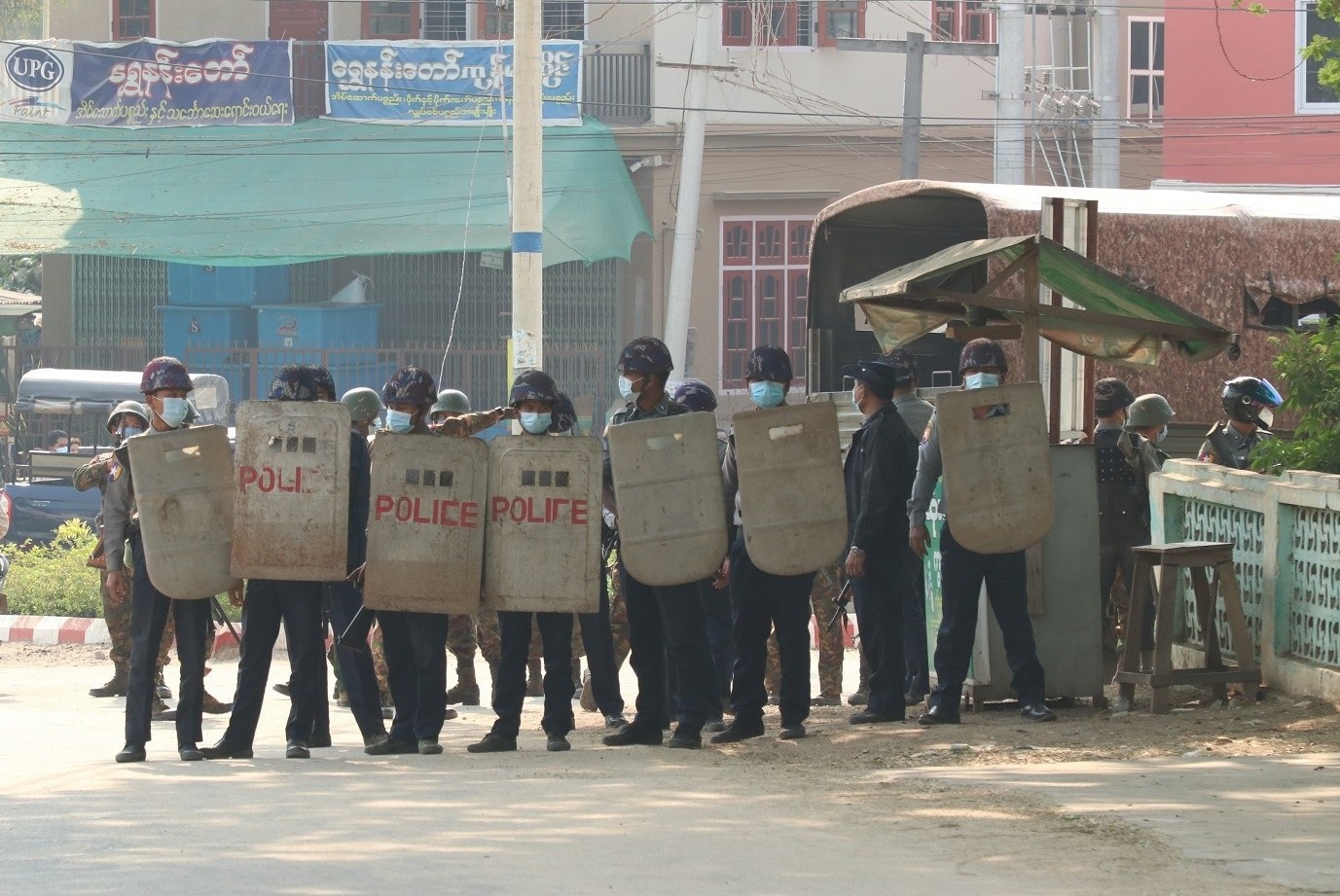 Tuong linh Myanmar thue nguoi giup cai thien quan he voi My? hinh anh