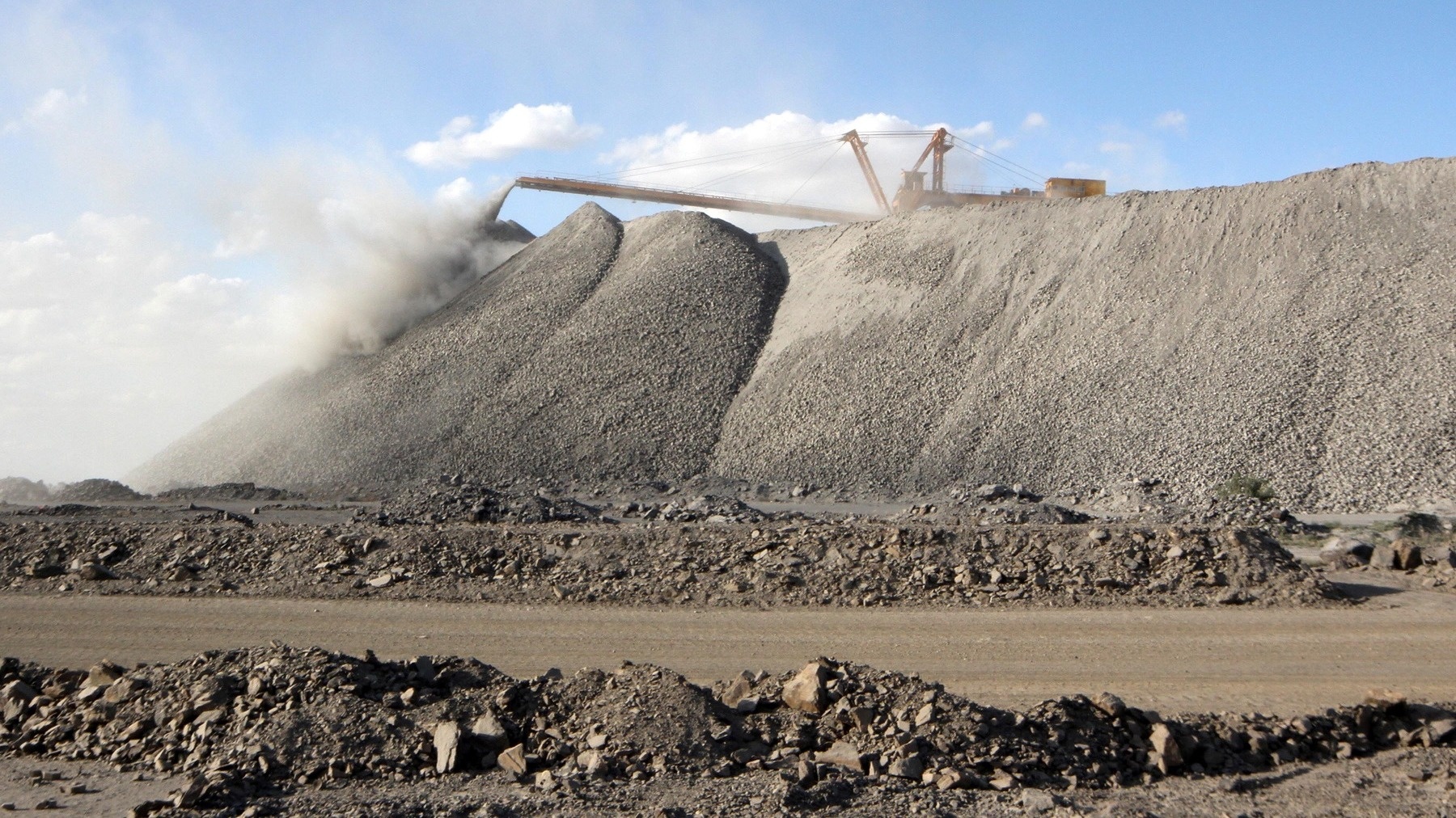 khac che 'vu khi' dat hiem cua Trung Quoc anh 1