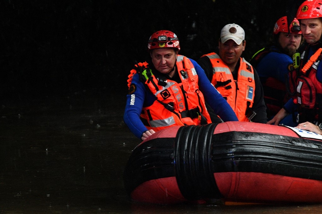 Australia bang hoang truoc tran ngap anh 4