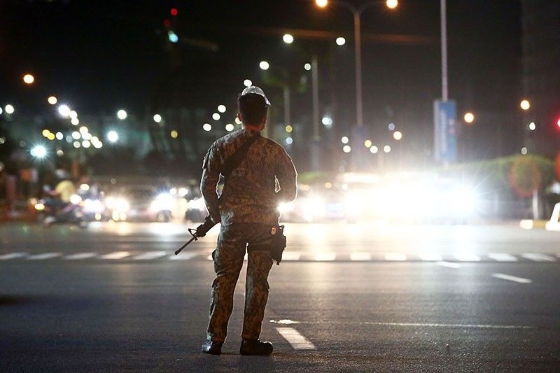 Philippines phong toa 24 trieu dan anh 1