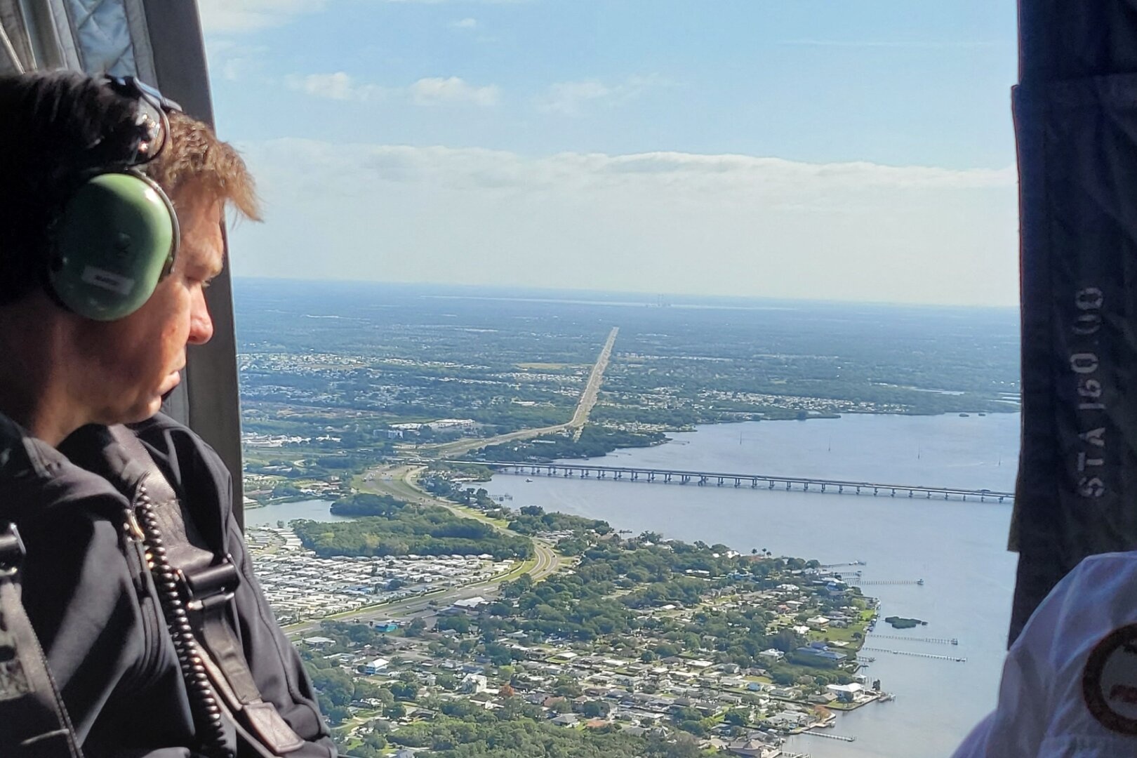 Nguy co vo ho chua tao 'buc tuong nuoc' hon 6 m o Florida hinh anh