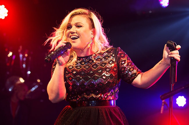 Kelly Clarkson huy show vi so mat giong hinh anh