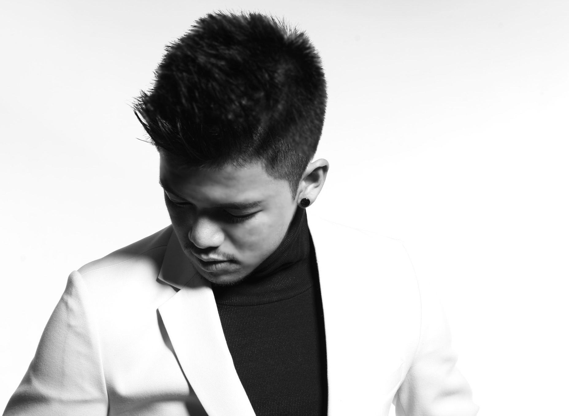 Let me be the one - Trong Hieu hinh anh