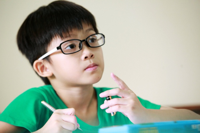 77 khoanh khac nuoc mat va nu cuoi cua cau be Thien Nhan hinh anh