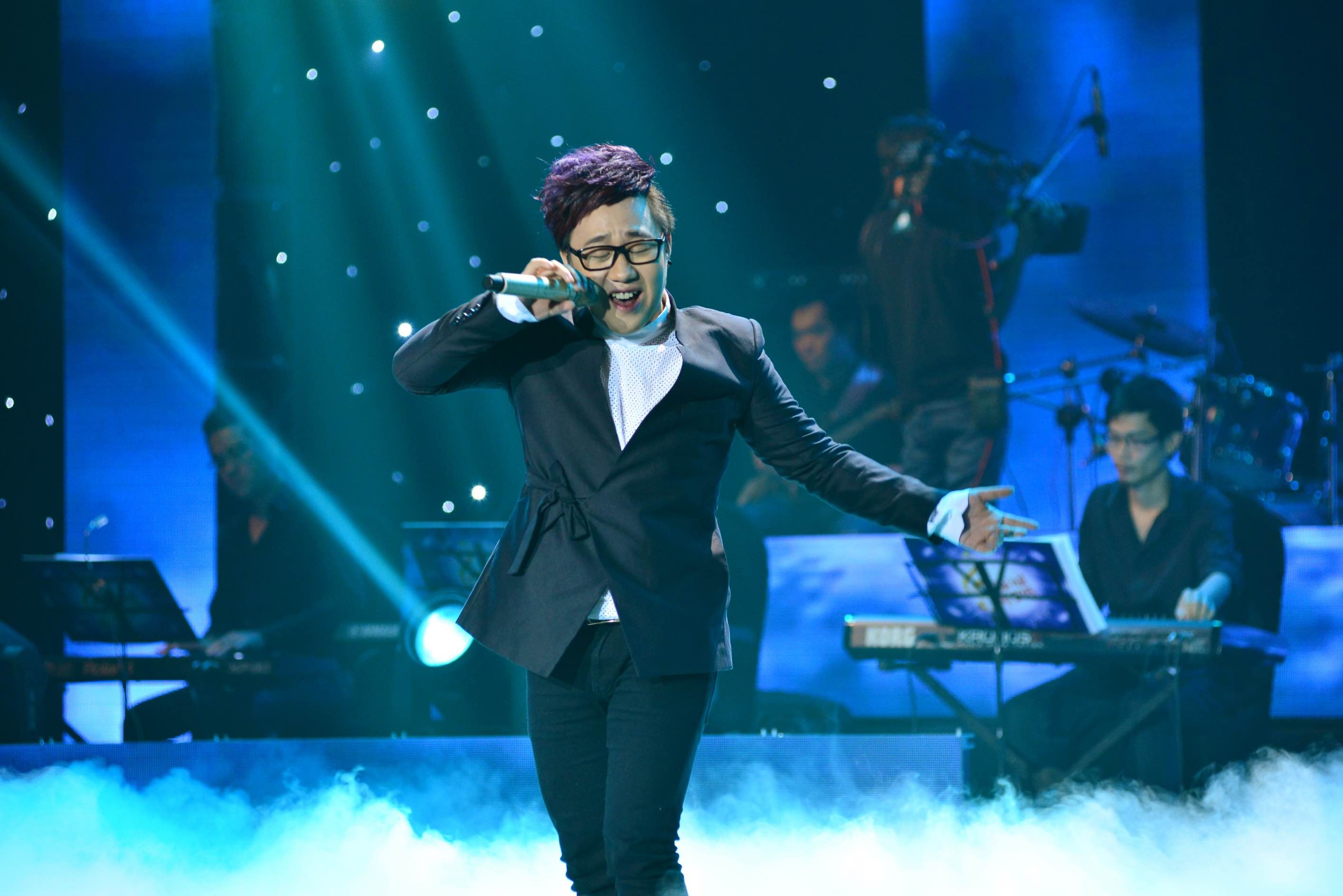 Trung Quan Idol lan dau khoe vu dao hinh anh