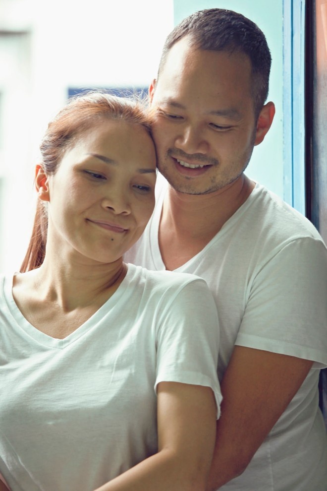Ông bầu Thomas Tam Nguyen và bà xã Hồng Ngọc. Ảnh: Thước Kiên.