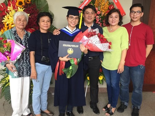 Vu Cat Tuong nhan bang ky su loai gioi hinh anh